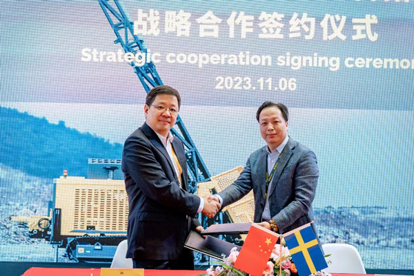 进博为媒，助力发展丨华锋钻探与安佰拓成功签署全面战略协议